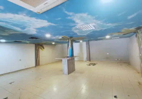 Local comercial en calle Helsinki, 1