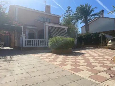 Chalet unifamiliar en calle Cadernera