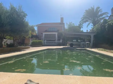 Chalet unifamiliar en calle Cadernera