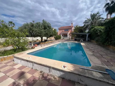 Chalet unifamiliar en calle Cadernera