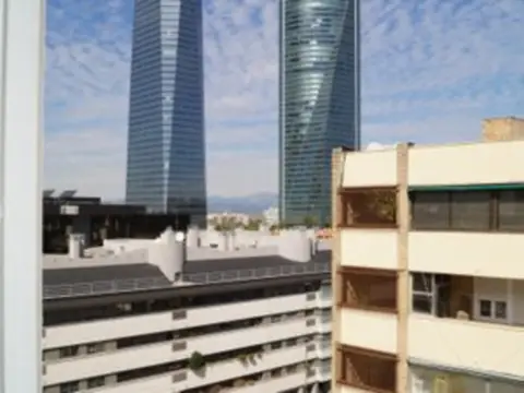 Piso en calle de Mauricio Legendre, 36