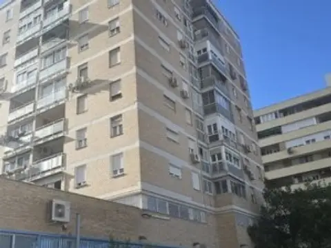 Piso en calle de Mauricio Legendre, 36