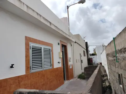 Casa pareada en calle de la Tarde