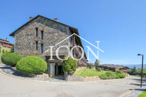 Casa pareada en Carrer de Puigmal, 2