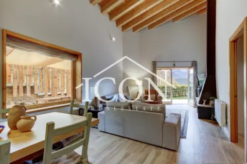 Casa pareada en Carrer Solà