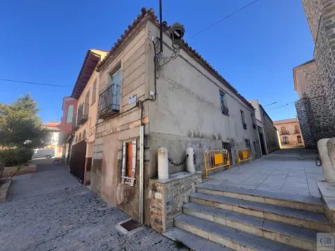 Casa pareada en Plaza de la Iglesia