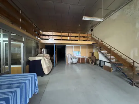 Nave industrial en calle del Robledo