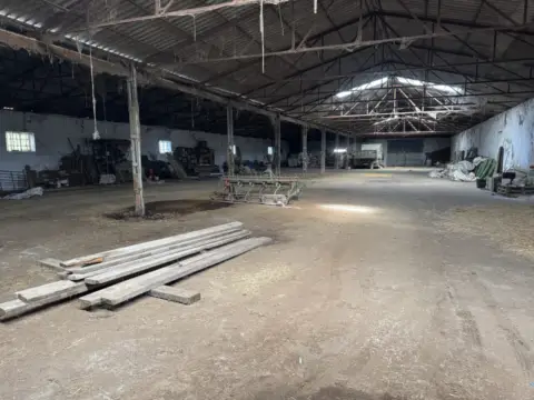 Nave industrial en Camino Taramona A Aldeaseca , nº 95
