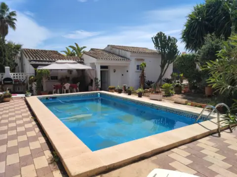 Chalet unifamiliar en Calicanto