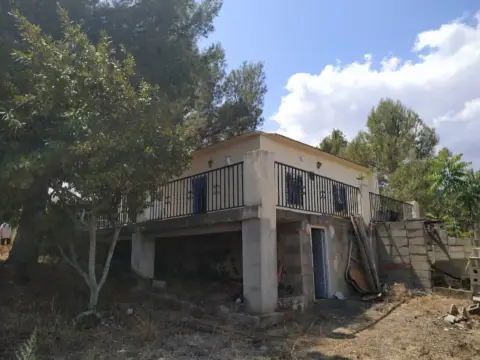 Chalet rústico en Pedralba