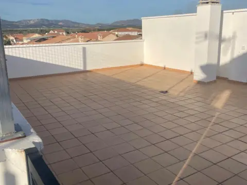 Piso en calle de los Reyes Católicos