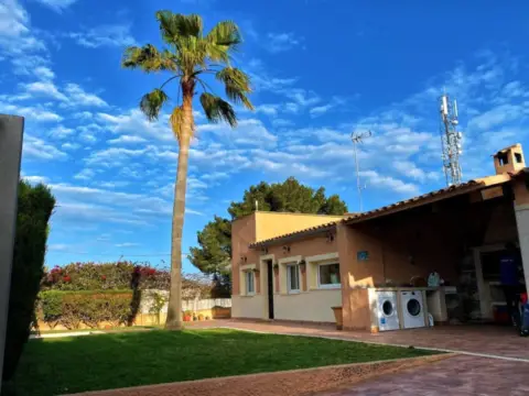 Chalet unifamiliar en Avinguda de les Violetes, 1