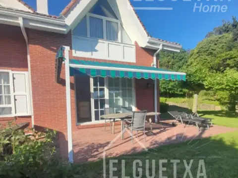 Chalet pareado en Barrio de Saratxaga