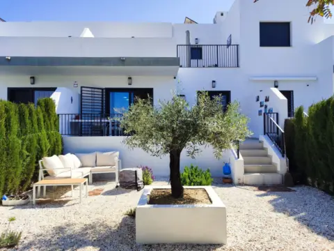 Chalet adosado en calle Llimoner