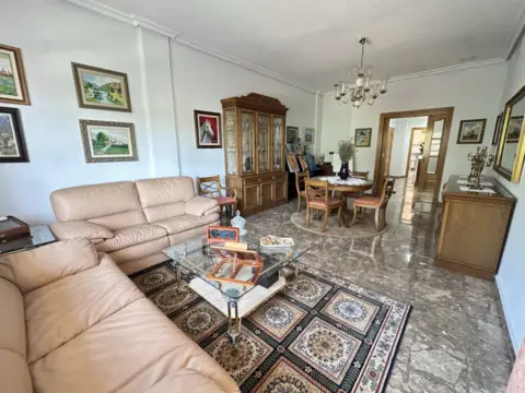 Casa pareada en calle de los Jardines, 20