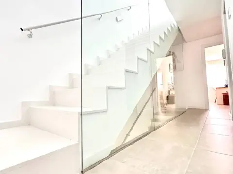 Chalet adosado en Avenida Peroniño