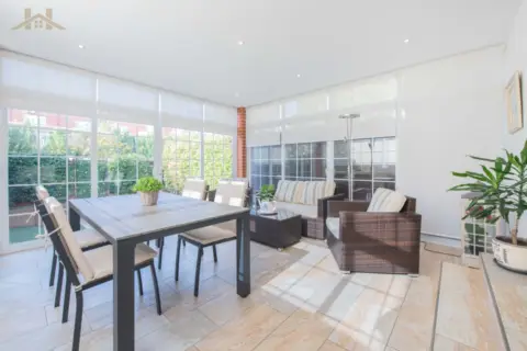 Chalet adosado en calle de la Albahaca