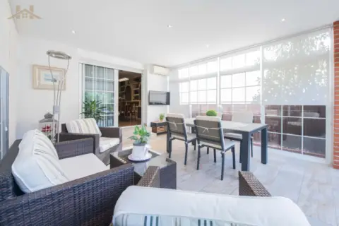 Chalet adosado en calle de la Albahaca