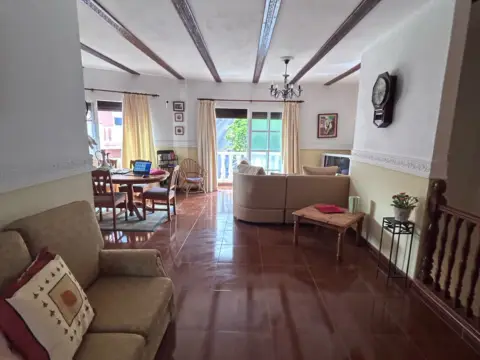 Chalet unifamiliar en calle de San José