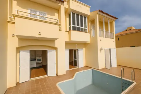 Chalet en Avenida Del Cantabrico