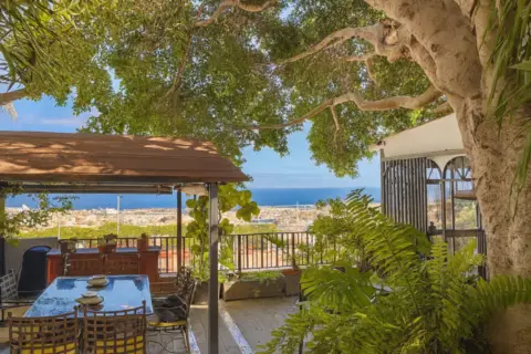 Casa en calle Adalberto Benítez Togores