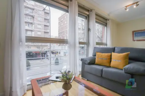 Piso en calle de Embajadores