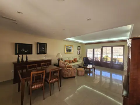 Chalet unifamiliar en Avenida Aceituno