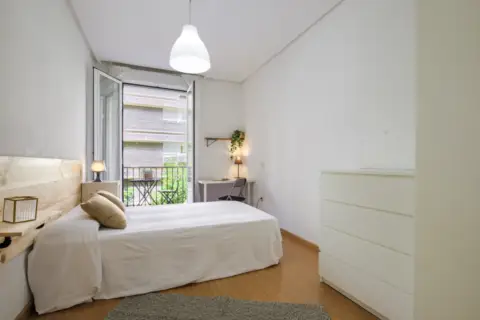 Habitación en calle de Montesa