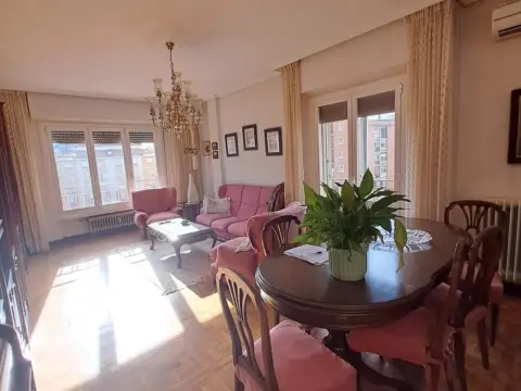 Piso en Irantzuko Monasterioaren Plaza