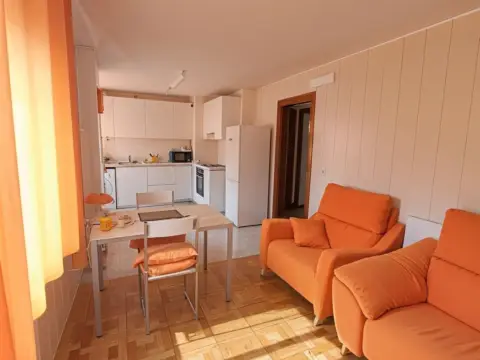 Piso en calle del Monasterio de Fitero