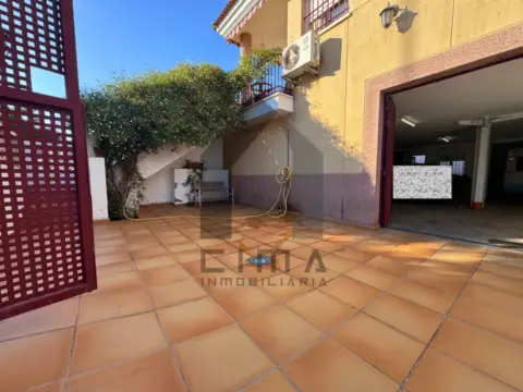 Casa adosada en Avenida Conquistadores