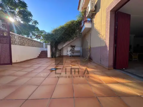 Casa adosada en Avenida Conquistadores