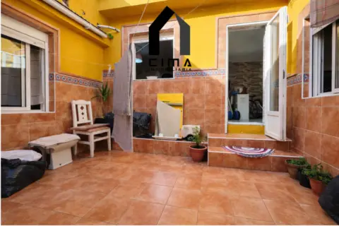 Casa adosada en calle de Miguel de Unamuno