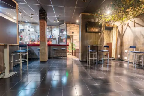 Local comercial en calle San Antonio