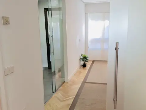 Piso en calle de la Aeronave, 18