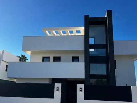 Chalet en Bonanza-Martín Miguel-Monteolivete