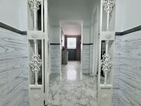 Casa adosada en calle del Músico Manuel de Julio