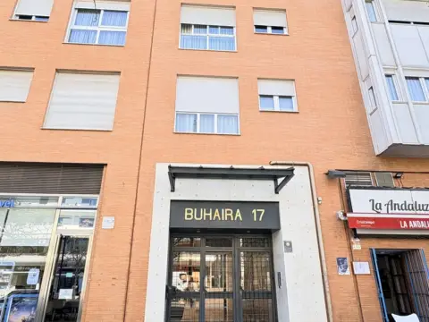 Piso en Avenida de la Buhaira, 17