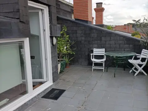 Dúplex en calle de la Villa de Plencia