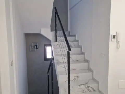 Dúplex en calle Montaña Clara