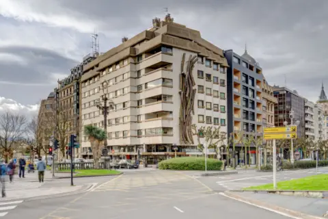 Oficina en Paseo de los Fueros, 1