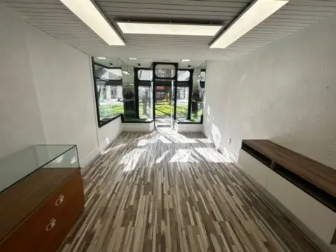 Local comercial en calle de Catalina Erauso, 11