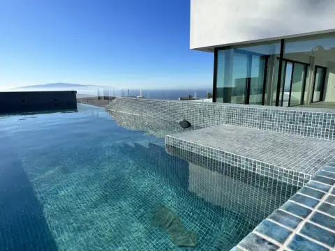 Chalet unifamiliar en calle Glicinia