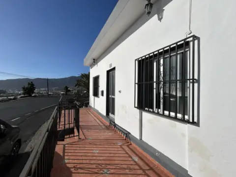 Casa en Carretera General Dos Pinos