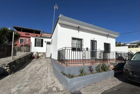 Casa en Carretera General Dos Pinos