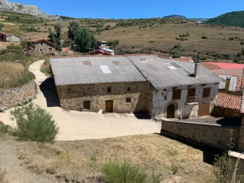Single-family home on Calle Real, 41