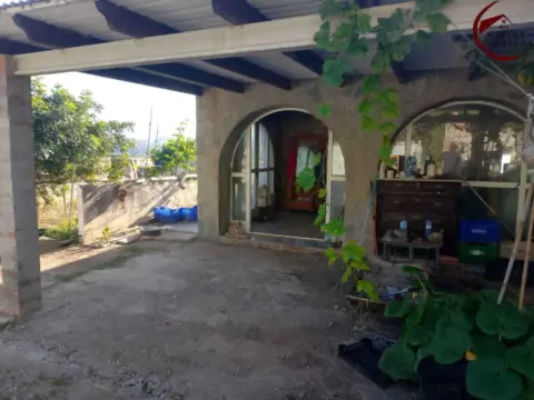 Casa unifamiliar en Camino de la cova negra