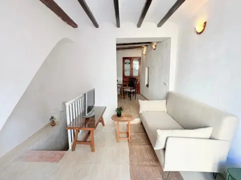Casa adosada en calle de En Mig, 14