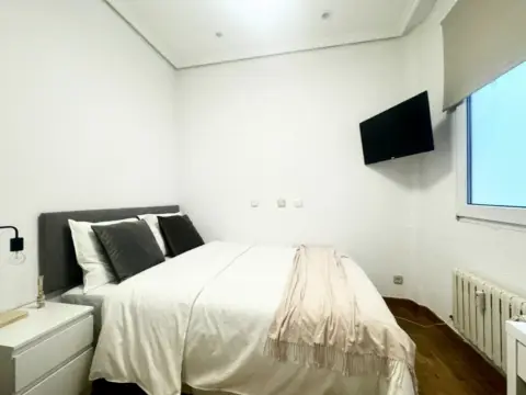 Habitación en calle de Cea Bermúdez