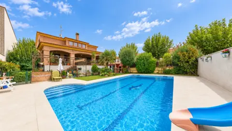 Chalet unifamiliar en calle José Antonio de Cabezón